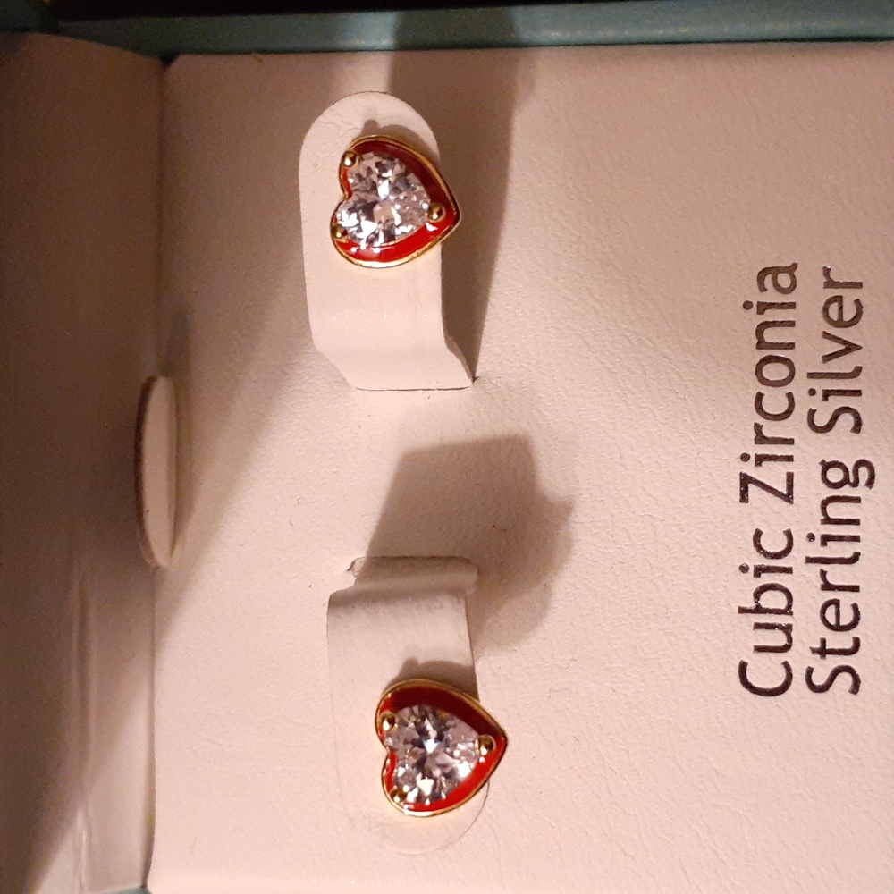 CUBIC ZIRCONIA STERLING HEART SHAPED STUDS TRIMMED IN RED - Picture 2 of 4
